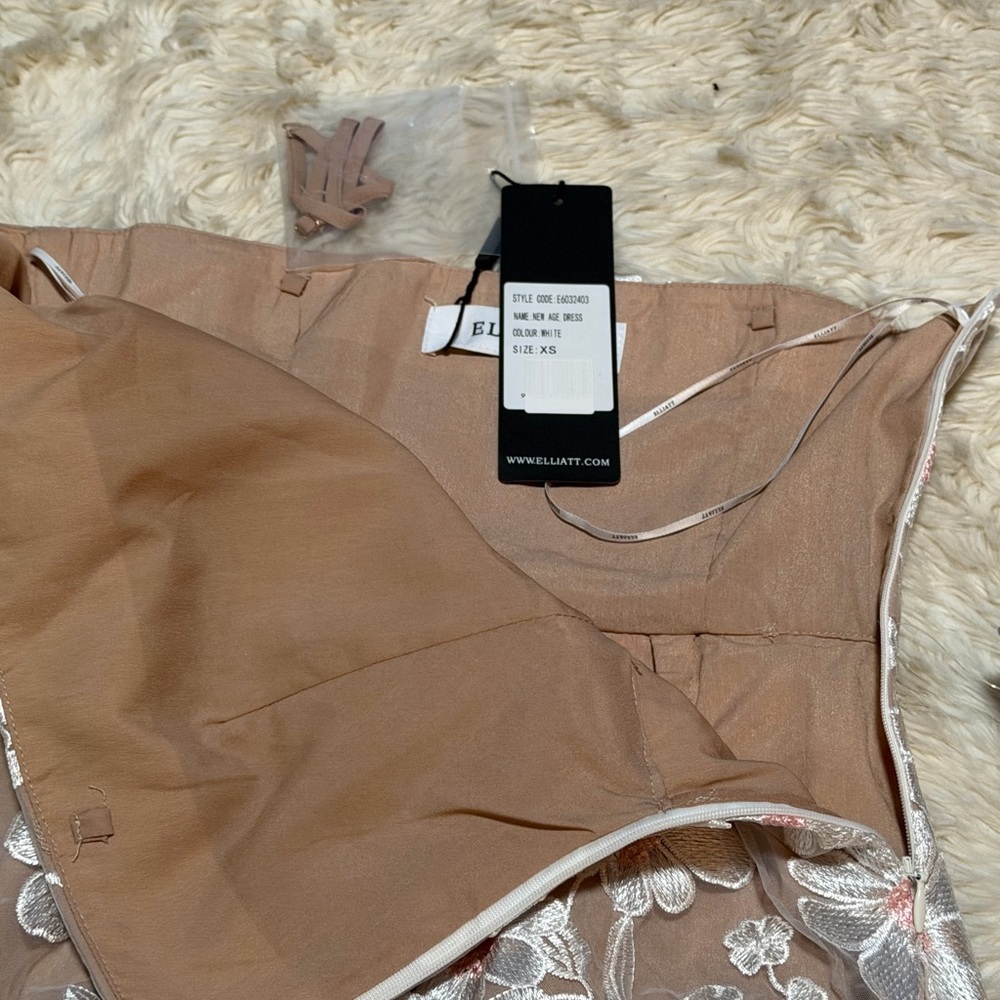 Elliatt White and Nude Floral Appliqué Mini Dress - Picture 6 of 9